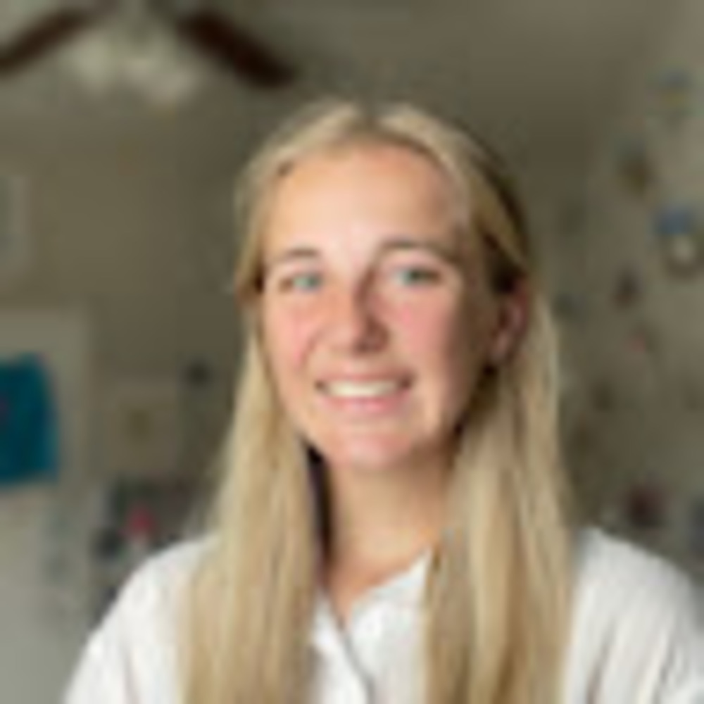 Meet your Posher, Holly